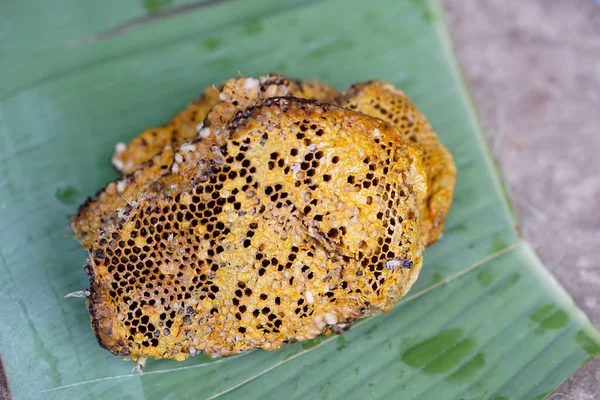 Wildbienenstock Auf Bananenblättern Konzept Lebensmittel Aus Der Natur Lokale Thai — Stockfoto