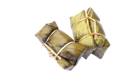 Tayland geleneksel tatlı glüten pilavı muz yaprağıyla sarılmış ve Tayland dilinde 