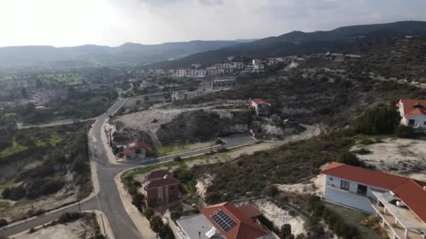 Rodzaje Cypru Górach Górny Widok Góry Ludzkie Struktury Różnorodny Krajobraz — Wideo stockowe