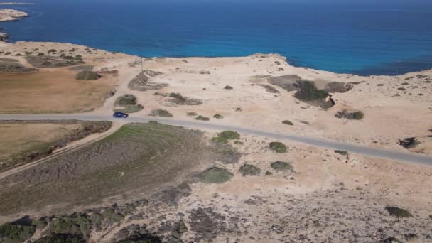 Fotografia Aérea Mar Sol Diurno Ilumina Campo Viagens Carro Estrada — Vídeo de Stock