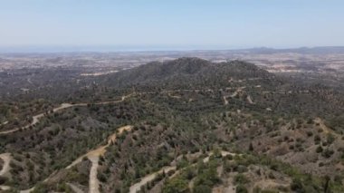 Stavrovouni Manastırı. Manastırın bulunduğu dağın manzarası. Gün boyunca güzel manzaralar.