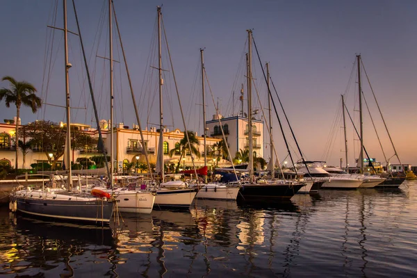 A view of the harbour at Puerto de Mogan at Sunset — Stock Photo, Image