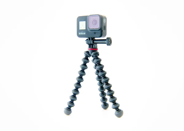 Chester, Birleşik Krallık - 31 Ocak 2021: Joby 'den GorillaPod tripoduna monte edilmiş bir GoPro Hero 8 Black aksiyon video kamerası