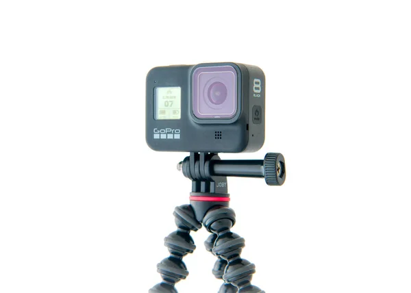 Chester, Birleşik Krallık - 31 Ocak 2021: Joby 'den GorillaPod tripoduna monte edilmiş bir GoPro Hero 8 Black aksiyon video kamerası