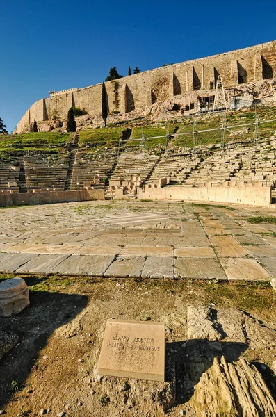 Divadlo Dionýsa pod Akropolis v Athénách, Řecko — Stock fotografie