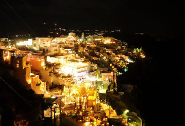 Fira ve Santorini gece Yunanistan 'da