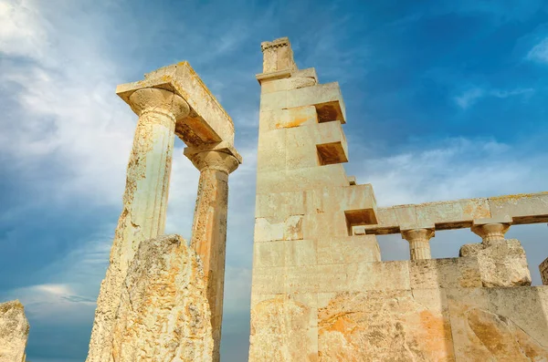 Le temple d'Aphaia sur l'île d'Egine en Grèce — Photo