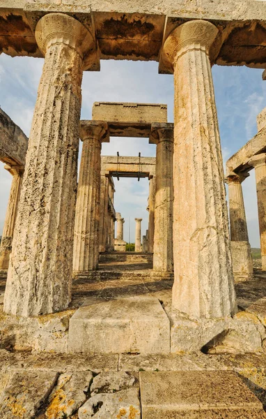 Храм Афаии, посвященный богине Афаии на греческом острове Айгина — стоковое фото