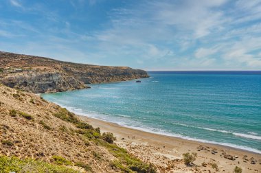 Komos Sahili Girdisi