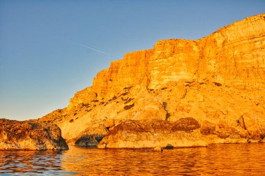 Kırmızı Sahil Girdisi