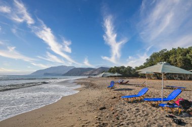 Kokkinos pirgos plajı Girit