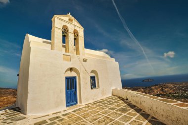 Yunanistan 'ın Kiklad kentindeki güzel Serifos adasındaki geleneksel Chora köyü