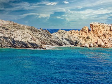 Karavostasi, Yunanistan 'ın Folegandros adasının güzel plajlı ana limanıdır.