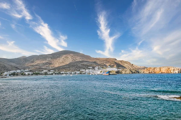 Yunan Folegandros adasında bulunan Latinaki plajı yüzmek için mükemmeldir.