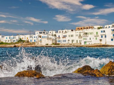Yunanistan 'ın Paros Adası' ndaki güzel Naousa köyünün manzarası