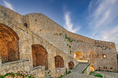 Nafplio veya Nafplion, Mora, Yunanistan tepe tepesinde Palamidi kale kale