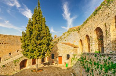 Nafplio veya Nafplion, Mora, Yunanistan tepe tepesinde Palamidi kale kale