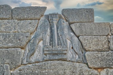 Aslan kapısı, Mycenae kalesinin ana girişi. Mora Yunanistan 'daki Miken Arkeolojik Alanı