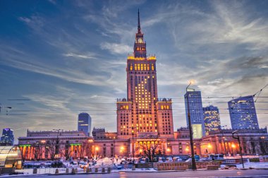 Polonya 'nın zengin tarihi ve tarihi binaları olan Varşova veya Warszawa kenti