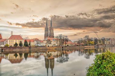 Polonya 'nın güzel kenti Wroclaw, tarihi binalarla