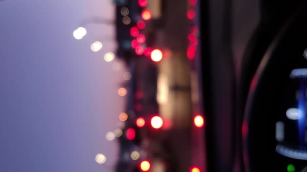 Οδός Φώτα Και Πολύχρωμα Φανάρια Από Αυτοκίνητο Night Blur Bokeh — Αρχείο Βίντεο