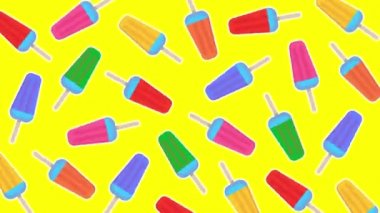 Sarı arka planda çubuk üzerinde çok renkli dondurma. Dondurmalı, dondurmalı dondurmalı bir yere taşınmak. Canlandırılmış yaz videosu