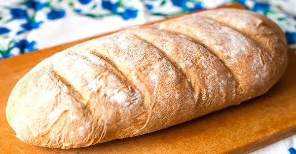 Granola ve kahvaltı için gri arka planda taze meyveler. Sağlıklı kahvaltı. Yakın plan..