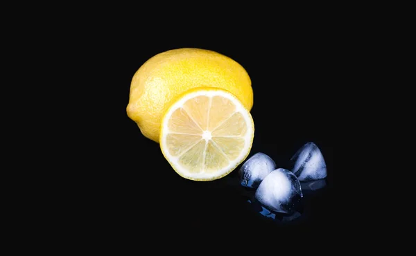 Juicy Lemon Pieces Ice Black Background Concept Making Cold Refreshing — Photo