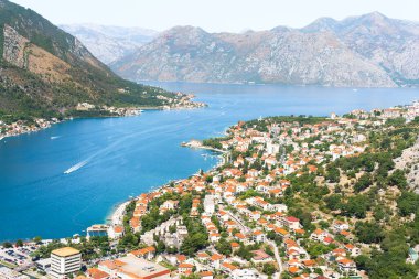 Lovcen Dağı 'ndan Kotor Körfezi' nin güzel manzarası. Karadağ. Seçici odak.