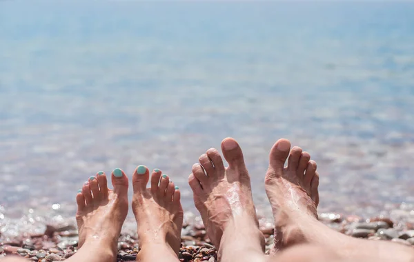 Legs Young Man Woman Beach Sea Enjoying Sun Summer Sunny —  Fotos de Stock