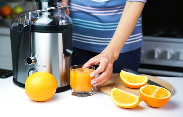 Female Hand Holds Glass Freshly Squeezed Orange Juice Natural Healthy — Stock Photo, Image