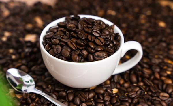 Close Natural Coffee Beans White Cup Coffee Day Selective Focus — Stock Photo, Image