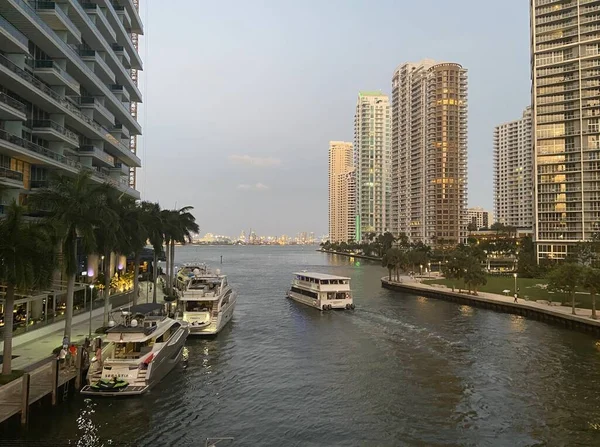 Ciudad Río Rascacielos — Foto de Stock