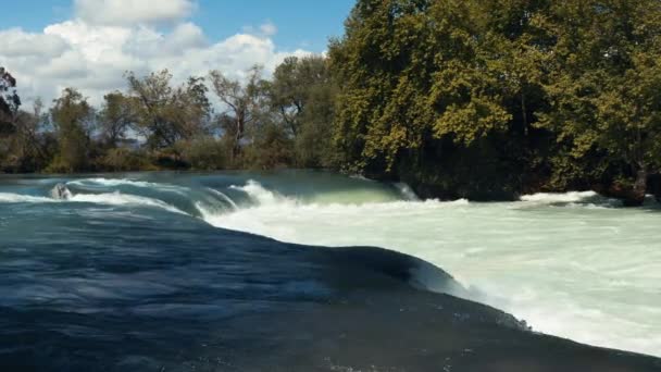 Belle Cascade Dans Silence Complet Vent Bruit Des Arbres — Video