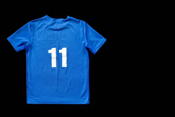 Tričko Modré Barvě Číslem Izolované Černém Pozadí Horní Pohled Zblízka — Stock fotografie