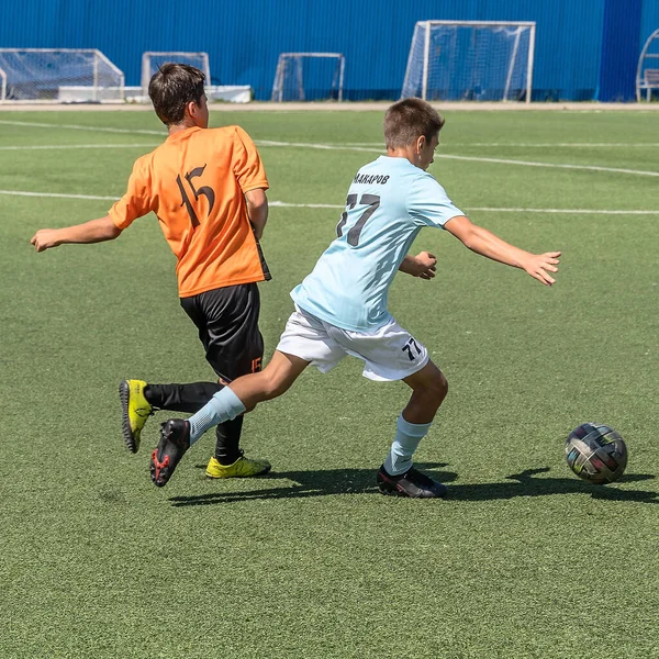 Oulianovsk Russie Juillet 2021 Garçon Aime Jouer Football Entraîne Avec — Photo