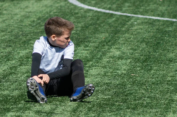 Football Pour Enfants Adversaire Frappé Jeune Joueur Football Dans Les — Photo