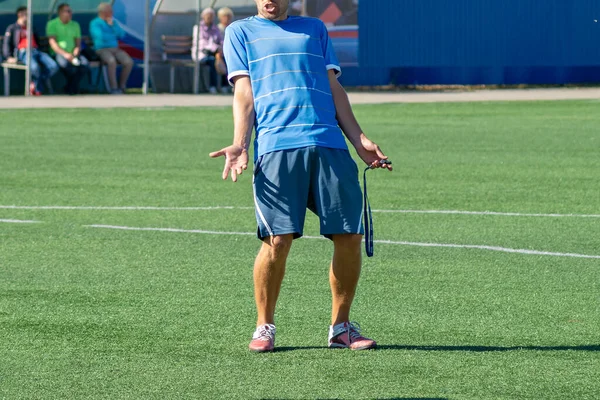 Allenatore Football Bambini Interessante Momento Calcio Alla Partita Allenamento Lotta — Foto Stock