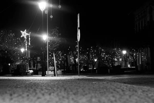 Gece şehir sokak ışıkları