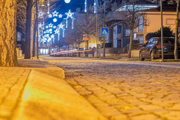 Şehir geceleri uzun süre maruz kalıyor.