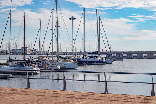 Yat ve tekneler marinada