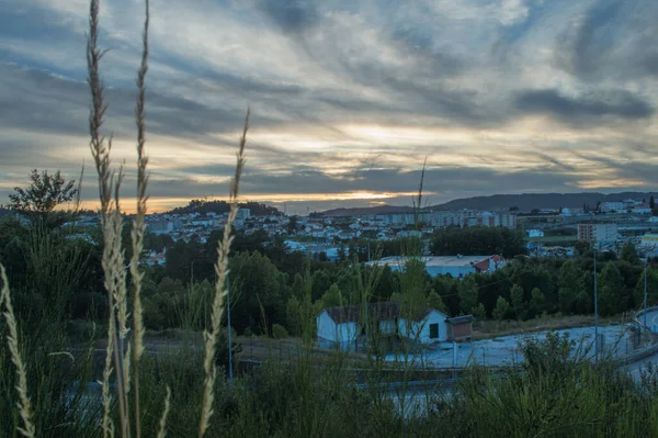 Şehrin üzerinde gün batımı