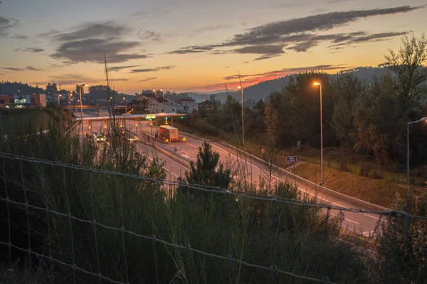 Şehrin üzerinde gün batımı
