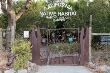 Napa, CA, ABD, 19 Eylül 2021. Skyline Wilderness parkındaki Martha Walker Bahçesi 'nin giriş kapısı.. 