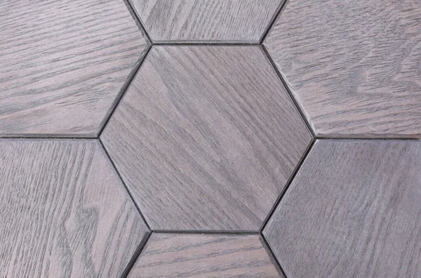 Doğal kaplama, iç kısımdaki ahşap ürünleri ve mobilya ve duvar panellerini kaplamak için ideal bir dokudur.