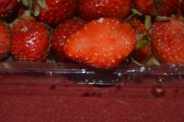 Czerwony Dojrzałe Truskawki Tle Owoców Zawiera Witaminę Zbliżenie Może Być — Zdjęcie stockowe