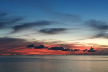 Gürcistan 'daki en güzel yapay rezervuar Zhinvali' dir. Bu, 14 km uzunluğunda ve 75 metre derinliğinde Gürcistan 'daki en büyük yapay göl..