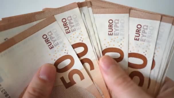 Крупным Планом Руки Женщины Подсчете Евро Деньги Стоимость Европейской Экономики — стоковое видео