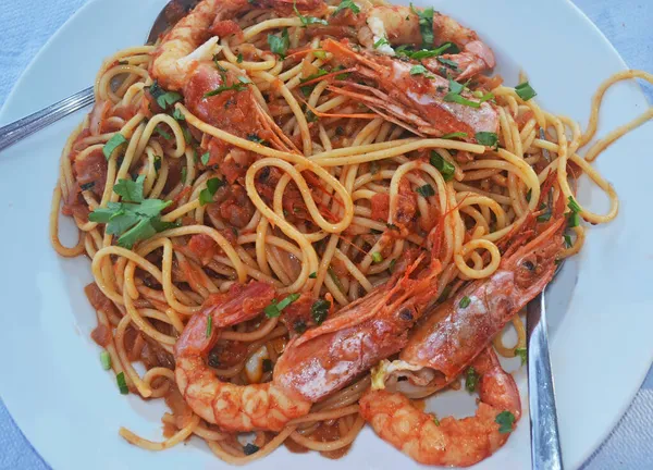 Köstliche Garnelen Mit Spaghetti Traditionelle Griechische Mediterrane Meeresfrüchte Mediterrane Meeresfrüchte — Stockfoto
