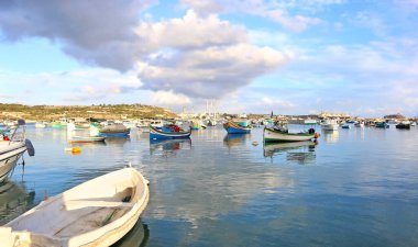Malta Marsaxlokk köyünün manzarası